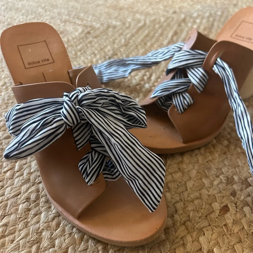 Dolce Vita tie up sandals. Size 8.5. - Picture 3 of 6